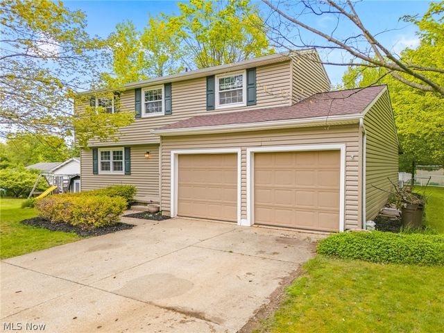 4501 Chatwood Drive, Stow, OH 44224