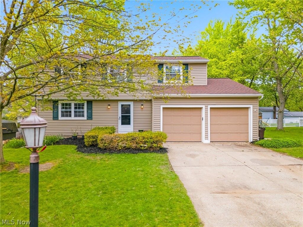 4501 Chatwood Drive, Stow, OH 44224