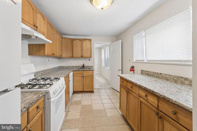 9 E FEDERAL ST, Burlington, NJ 08016