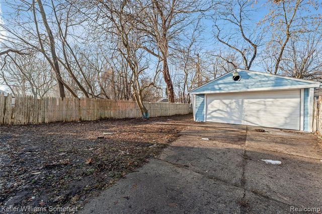 19711 Chapel Street, Detroit, MI 48219