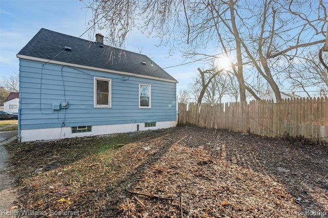 19711 Chapel Street, Detroit, MI 48219