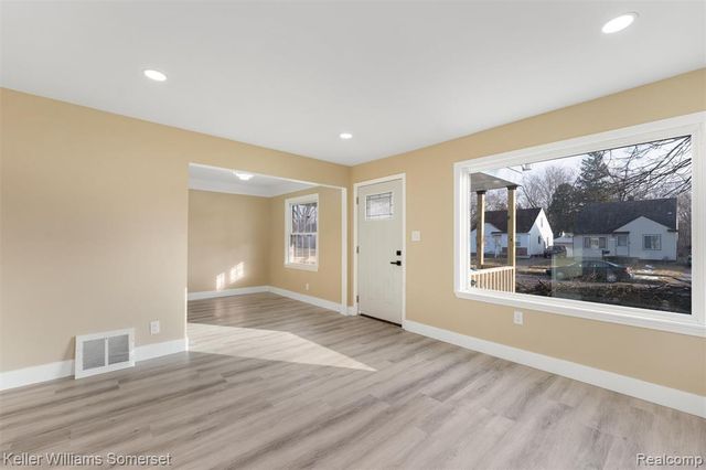 19711 Chapel Street, Detroit, MI 48219