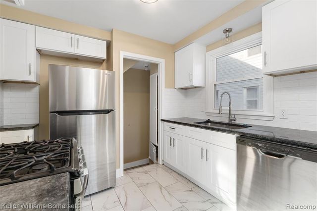 19711 Chapel Street, Detroit, MI 48219