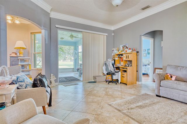 422 NW Dover Ct, Port St Lucie, FL 34983
