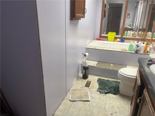 210 S Walnut Street, Houstonia, MO 65333