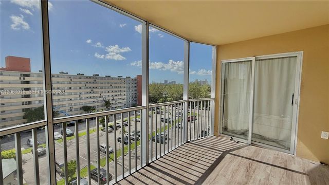 1770 NE 191st St 717-1, Miami, FL 33179