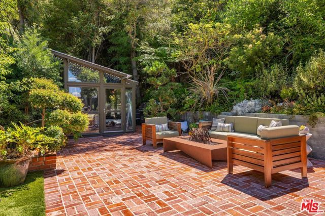 3580 Multiview Drive, Los Angeles, CA 90068