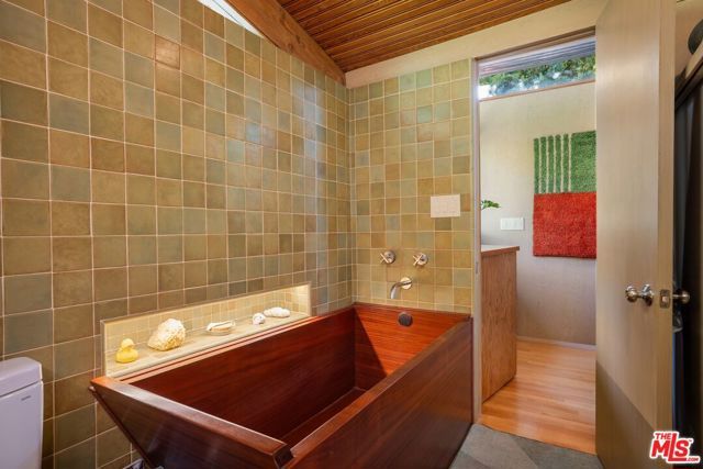 3580 Multiview Drive, Los Angeles, CA 90068
