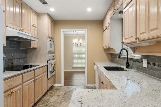 3307 Yellowstone Drive, Arlington, TX 76013