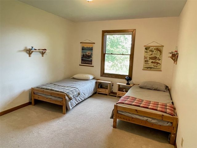 3798 60th Street, Grinnell, IA 50112