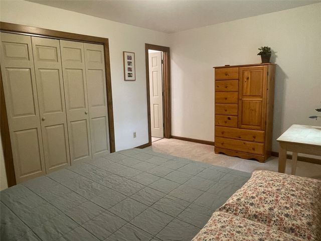 3798 60th Street, Grinnell, IA 50112