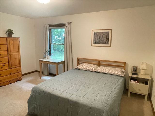 3798 60th Street, Grinnell, IA 50112