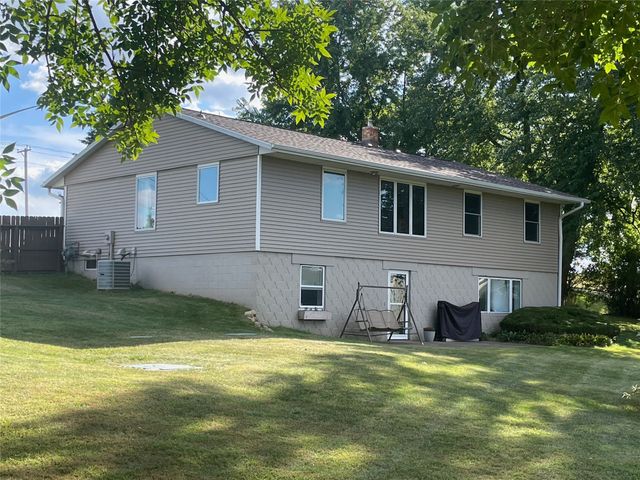 3798 60th Street, Grinnell, IA 50112