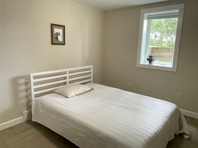 3798 60th Street, Grinnell, IA 50112