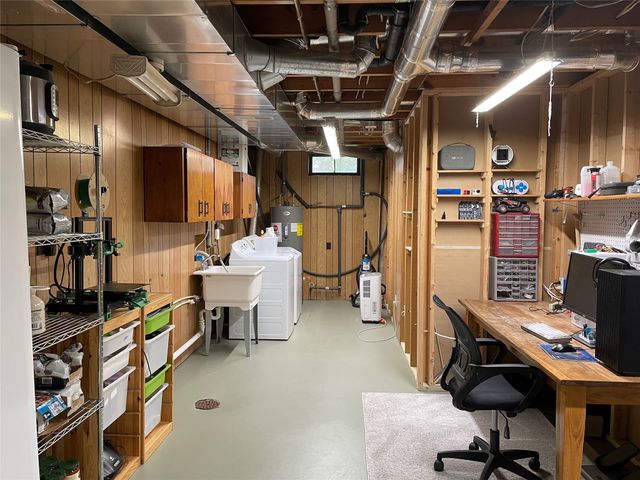 3798 60th Street, Grinnell, IA 50112