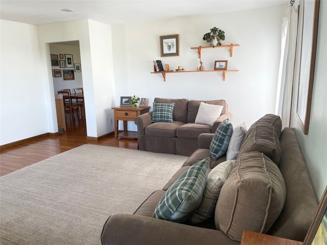 3798 60th Street, Grinnell, IA 50112