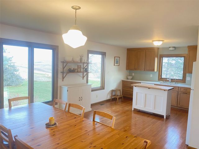 3798 60th Street, Grinnell, IA 50112