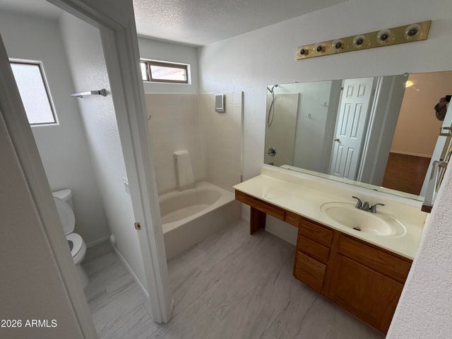 735 W AVIARY Way, Gilbert, AZ 85233
