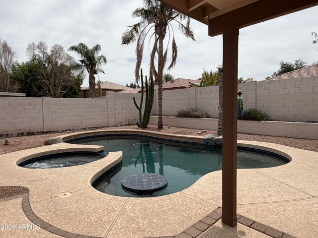735 W AVIARY Way, Gilbert, AZ 85233