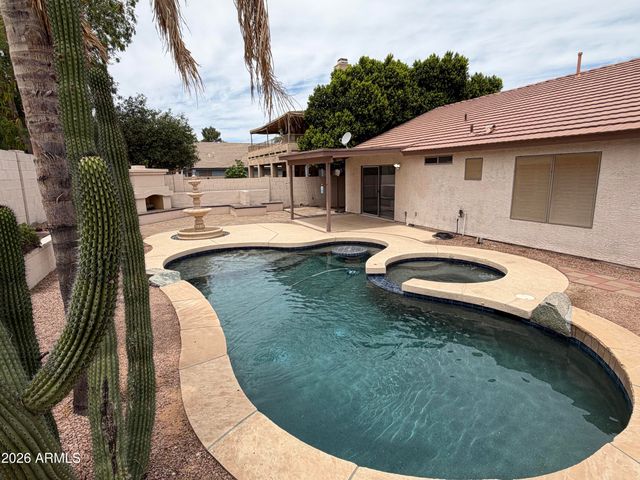 735 W AVIARY Way, Gilbert, AZ 85233