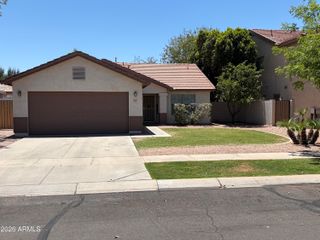 735 W AVIARY Way, Gilbert, AZ 85233
