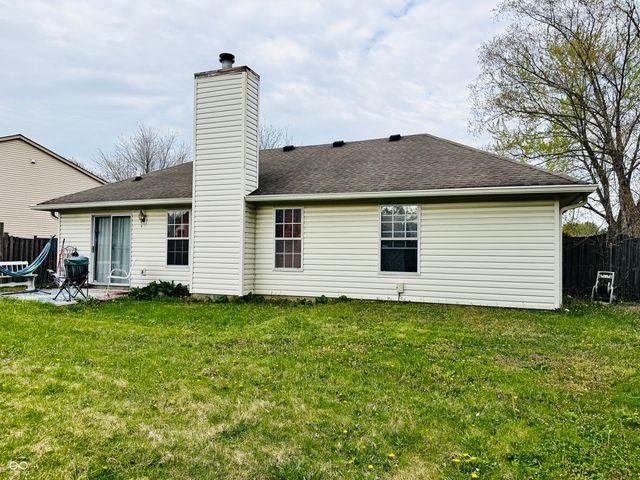 831 Queensgate Drive, Greenwood, IN 46143