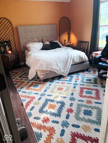 831 Queensgate Drive, Greenwood, IN 46143