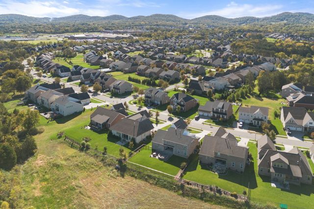 3231 Bradfield Dr, Nolensville, TN 37135