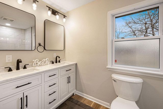 N76W14092 Appleton AVENUE, Menomonee Falls, WI 53051