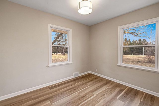 N76W14092 Appleton AVENUE, Menomonee Falls, WI 53051