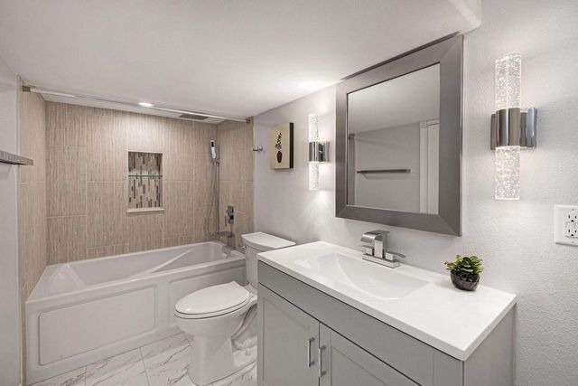 N76W14092 Appleton AVENUE, Menomonee Falls, WI 53051