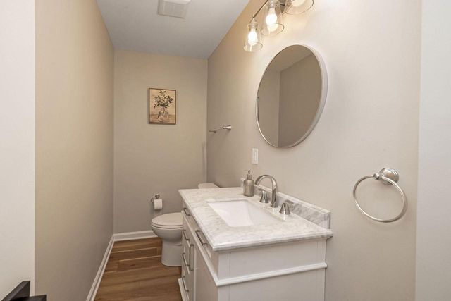 N76W14092 Appleton AVENUE, Menomonee Falls, WI 53051