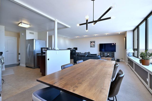 3930 N Pine Grove Avenue 2501, Chicago, IL 60613