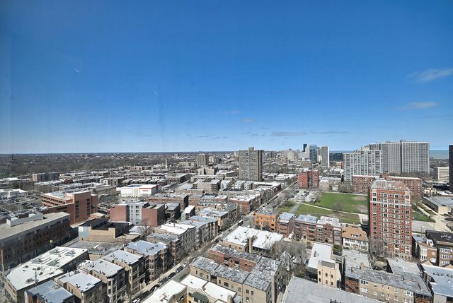 3930 N Pine Grove Avenue 2501, Chicago, IL 60613