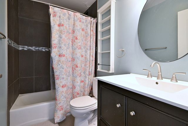 3930 N Pine Grove Avenue 2501, Chicago, IL 60613