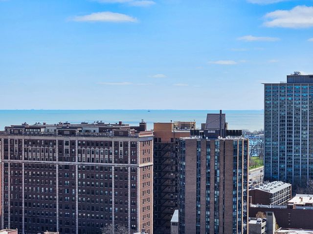 3930 N Pine Grove Avenue 2501, Chicago, IL 60613