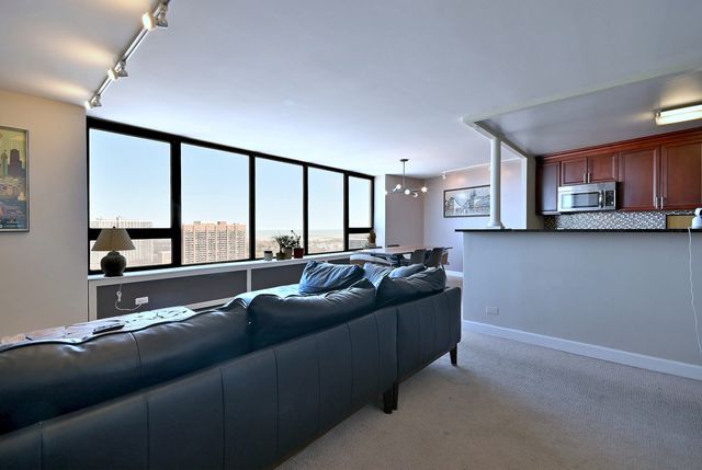 3930 N Pine Grove Avenue 2501, Chicago, IL 60613