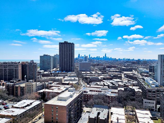 3930 N Pine Grove Avenue 2501, Chicago, IL 60613