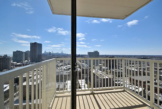 3930 N Pine Grove Avenue 2501, Chicago, IL 60613