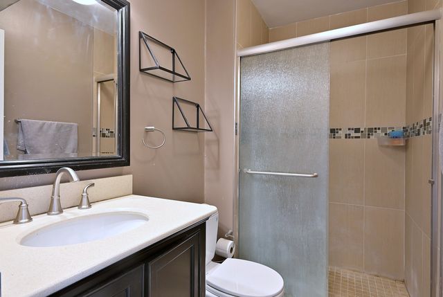 3930 N Pine Grove Avenue 2501, Chicago, IL 60613