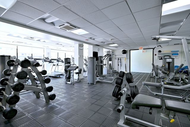 3930 N Pine Grove Avenue 2501, Chicago, IL 60613