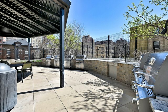 3930 N Pine Grove Avenue 2501, Chicago, IL 60613