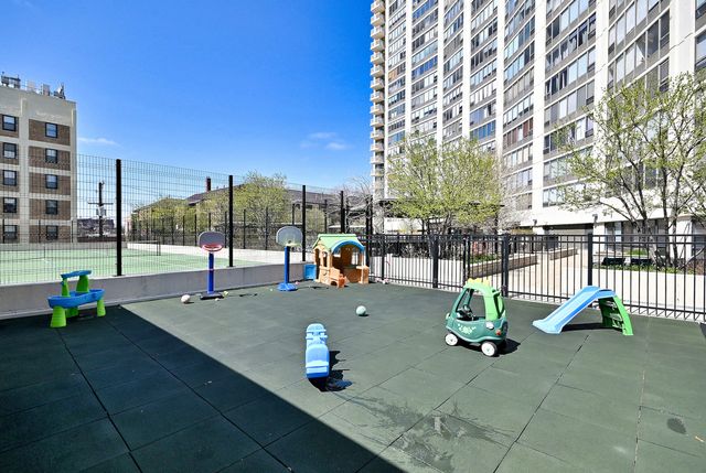 3930 N Pine Grove Avenue 2501, Chicago, IL 60613