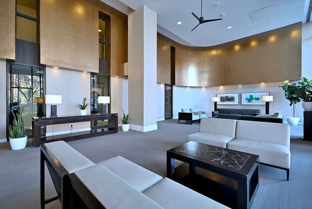 3930 N Pine Grove Avenue 2501, Chicago, IL 60613