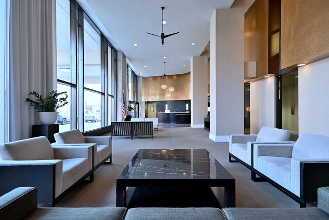 3930 N Pine Grove Avenue 2501, Chicago, IL 60613