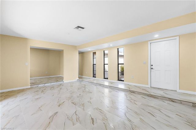 920 SE 21st ST, Cape Coral, FL 33990