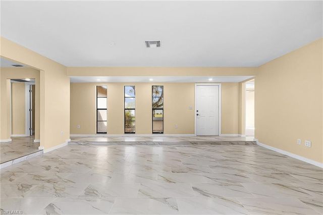 920 SE 21st ST, Cape Coral, FL 33990