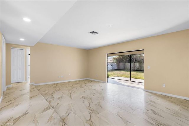 920 SE 21st ST, Cape Coral, FL 33990