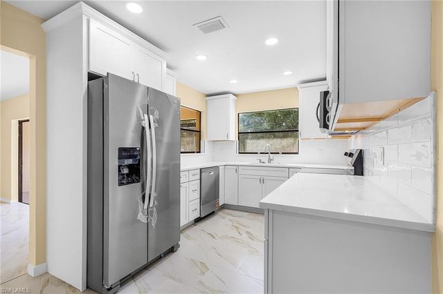 920 SE 21st ST, Cape Coral, FL 33990