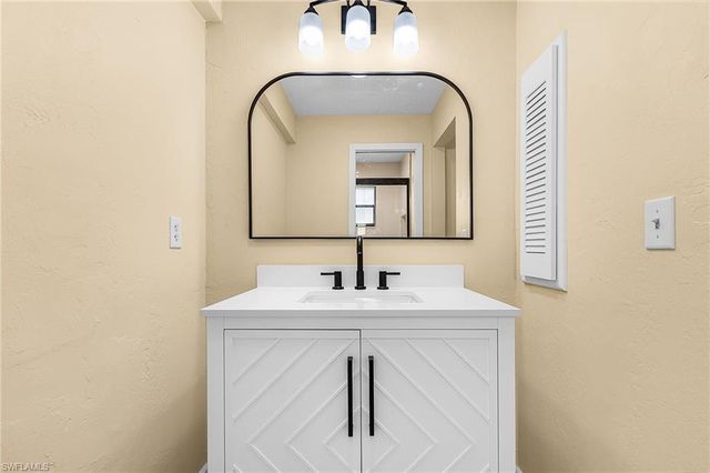 920 SE 21st ST, Cape Coral, FL 33990